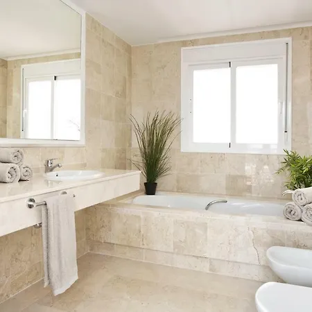 Livescape Aloha Royal Apartment Marbella